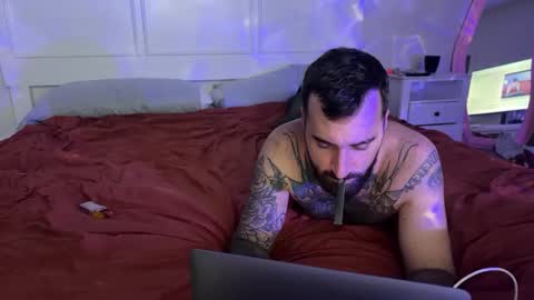 GigiMichaels online show from 10-25-25, 01:35