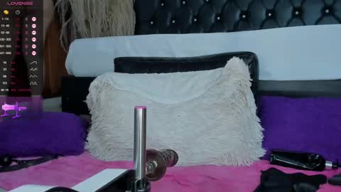 Snapshot of giiny_ chatting on 12-29-24, 05:31 pamela online show from 12-29-24, 05:31
