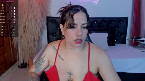 Snapshot of giiny_ chatting on 01-17-25, 05:11 pamela online show from 01-17-25, 05:11