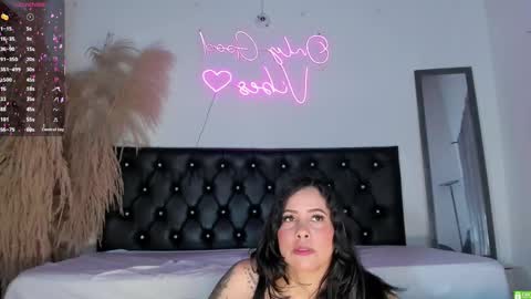 Snapshot of giiny_ chatting on 09-20-25, 01:50 pamela online show from 09-20-25, 01:50