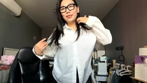 Agatha online show from 04-18-26, 08:18