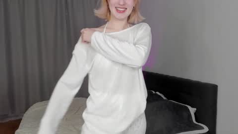 Snapshot of gin_yoon chatting on 09-26-25, 06:17 Gin online show from 09-26-25, 06:17