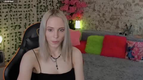 Gina online show from 05-22-26, 01:35