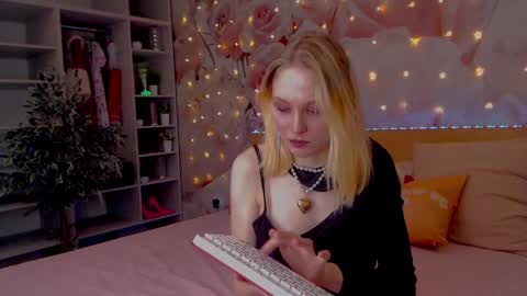 Gina online show from 12-25-24, 11:11