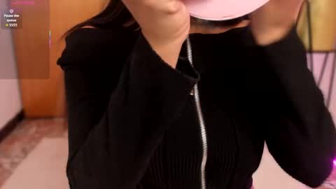 Julie online show from 11-12-25, 01:50