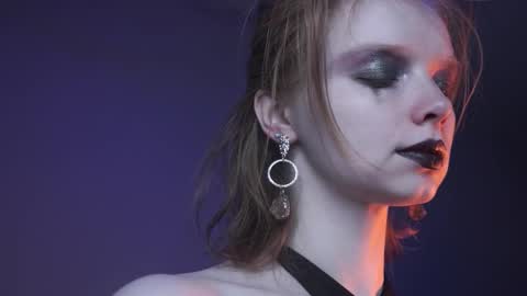        im expecting 350 thumbs up on my altar   online show from 11-02-25, 10:12