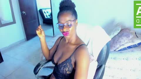 Snapshot of ginger_smil chatting on 04-18-26, 01:15 Diana online show from 04-18-26, 01:15