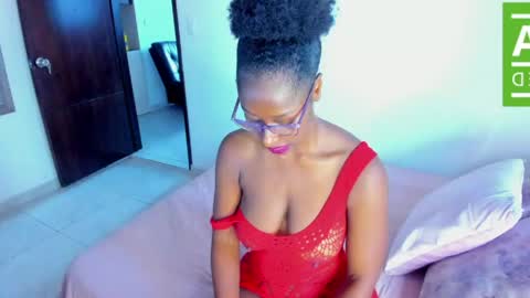Snapshot of ginger_smil chatting on 05-22-26, 12:33 Diana online show from 05-22-26, 12:33