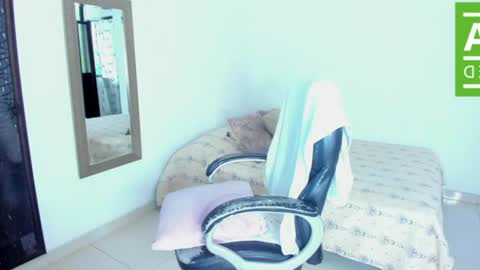 Snapshot of ginger_smil chatting on 06-10-26, 12:37 Diana online show from 06-10-26, 12:37