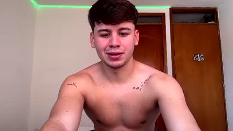 Snapshot of gingertwink_n chatting on 07-18-26, 03:05 Josh Mills online show from 07-18-26, 03:05