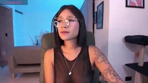 Snapshot of ginnaaaa_ chatting on 04-18-26, 12:47 Ginnaa online show from 04-18-26, 12:47