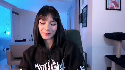 Snapshot of ginnaaaa_ chatting on 05-12-26, 01:58 Ginnaa online show from 05-12-26, 01:58