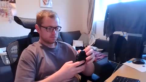 Snapshot of ginwood chatting on 11-12-25, 08:04 ginwood online show from 11-12-25, 08:04