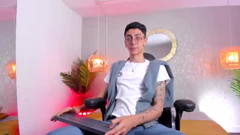 Snapshot of gio_carangi chatting on 06-24-26, 03:16 Gio Carangi online show from 06-24-26, 03:16