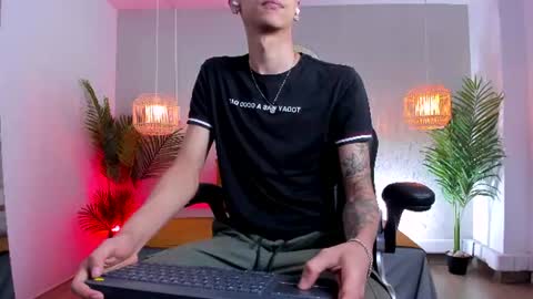 Snapshot of gio_carangi chatting on 06-30-26, 02:56 Gio Carangi online show from 06-30-26, 02:56