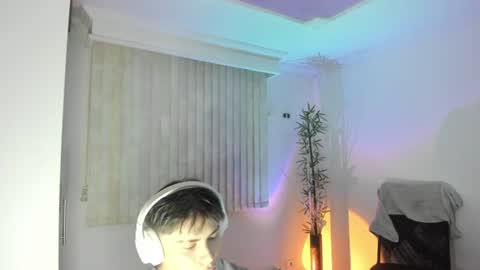 Snapshot of gio_russo chatting on 07-10-26, 12:26 GioRusso online show from 07-10-26, 12:26