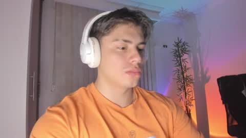 Snapshot of gio_russo chatting on 07-18-26, 02:27 GioRusso online show from 07-18-26, 02:27