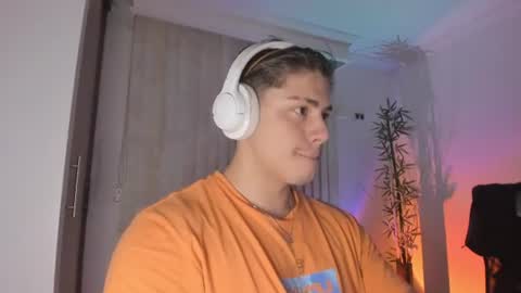 Snapshot of gio_russo chatting on 07-21-26, 03:42 GioRusso online show from 07-21-26, 03:42
