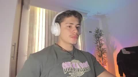 Snapshot of gio_russo chatting on 07-28-26, 04:39 GioRusso online show from 07-28-26, 04:39