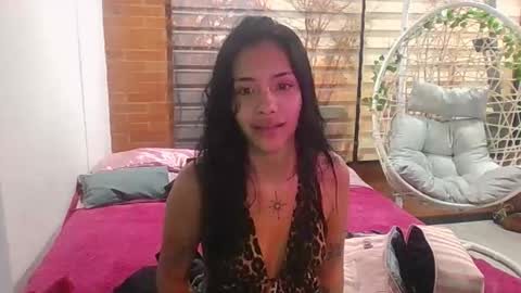 giovanna_oliveria online show from 12-14-25, 03:01
