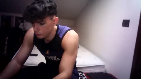 Snapshot of giovyyx chatting on 02-15-25, 02:44 giovyyx online show from 02-15-25, 02:44