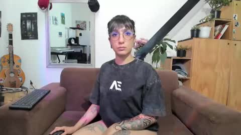 girasol1921 online show from 03-03-25, 06:22