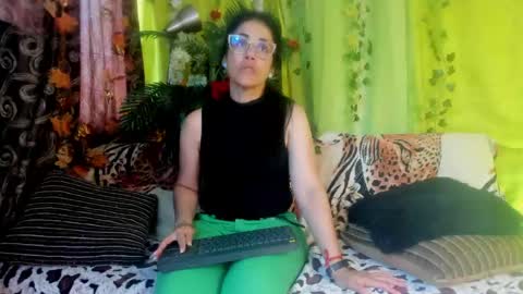 Snapshot of girasol_walton chatting on 06-04-26, 03:40 Girasol Walton online show from 06-04-26, 03:40