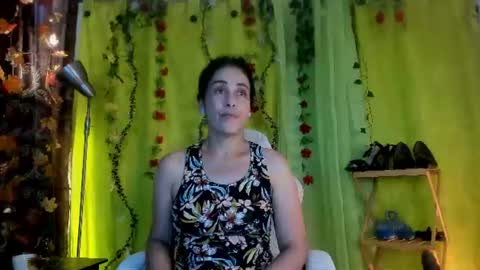 Snapshot of girasol_walton chatting on 06-12-26, 12:15 Girasol Walton online show from 06-12-26, 12:15