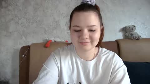Snapshot of girl_cute07 chatting on 04-30-26, 03:51 girl_cute07 online show from 04-30-26, 03:51