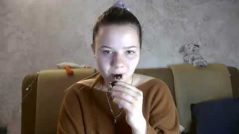 Snapshot of girl_cute07 chatting on 05-07-26, 05:07 girl_cute07 online show from 05-07-26, 05:07