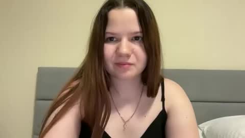 Snapshot of girl_cute07 chatting on 05-23-26, 07:18 girl_cute07 online show from 05-23-26, 07:18