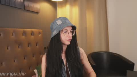 Nikki online show from 11-30-25, 12:53