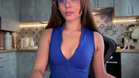Snapshot of girl_next_door19 chatting on 09-15-25, 05:51 Sabi ------ online show from 09-15-25, 05:51