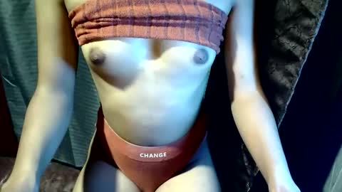 Snapshot of girl_on_fire29 chatting on 03-19-26, 01:59 Rica online show from 03-19-26, 01:59