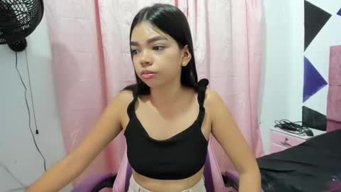 girl_princess18 online show from 10-27-25, 09:24