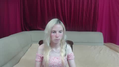 Snapshot of girl_summer97 chatting on 06-29-26, 01:11 Katia online show from 06-29-26, 01:11