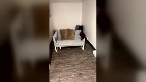 Snapshot of girldulce045 chatting on 04-03-26, 10:41 girldulce045 online show from 04-03-26, 10:41