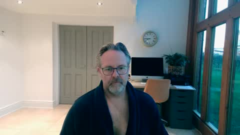 girlsandbikes online show from 01-02-25, 08:17