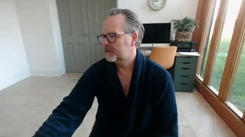 girlsandbikes online show from 01-03-25, 10:52