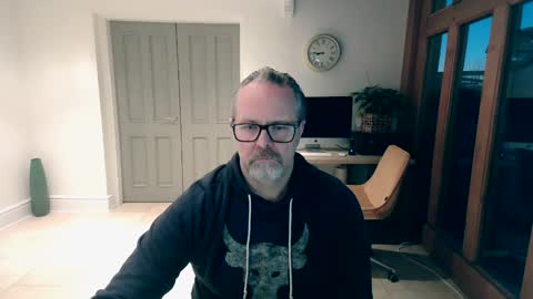 girlsandbikes online show from 01-10-25, 04:41