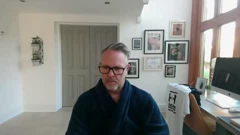 girlsandbikes online show from 09-22-25, 07:54