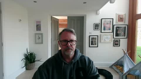 girlsandbikes online show from 11-13-25, 01:54