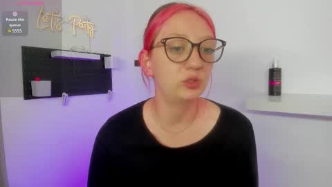 Maze    Thumbs up online show from 10-22-25, 03:23