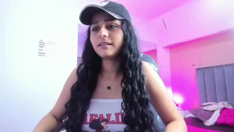 GISELLE ROLDAN online show from 01-14-26, 04:18