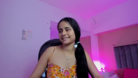 GISELLE ROLDAN online show from 03-06-26, 08:27