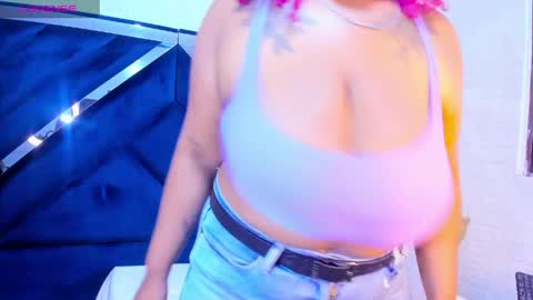 Snapshot of gisselle_hh chatting on 05-26-26, 05:31 Gisselle online show from 05-26-26, 05:31