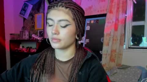 Snapshot of giulietta_mon chatting on 12-17-24, 06:45 Giulietta online show from 12-17-24, 06:45