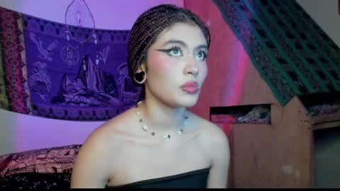 Snapshot of giulietta_mon chatting on 01-05-25, 03:32 Giulietta online show from 01-05-25, 03:32