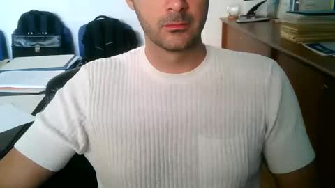 Snapshot of giuseppevai1 chatting on 09-21-25, 09:00 giuseppevai1 online show from 09-21-25, 09:00