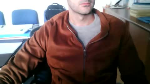 Snapshot of giuseppevai1 chatting on 10-06-25, 08:23 giuseppevai1 online show from 10-06-25, 08:23